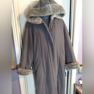 Jones New York Hooded Coat Gray Faux Fur Cuffs Hood Sz 8 Penny Lane